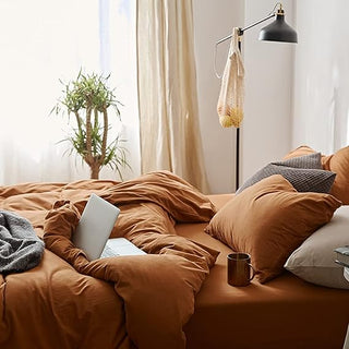 How to Keep Warm and Stylish: Selecting an Autumn Comforter Set