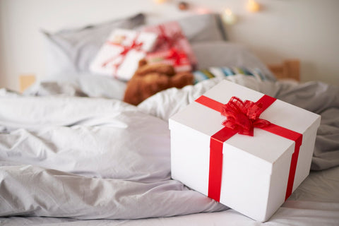 How to Pick the Best Holiday Bedding